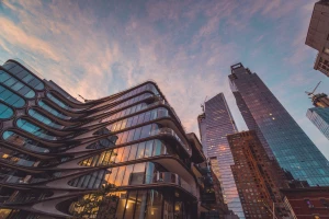 Czy lepiej reklamować w dzień czy w nocy?